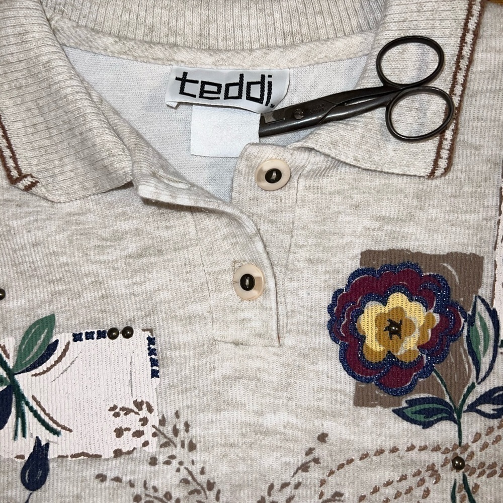 Vintage Teddi Floral Collared Henley Sweatshirt - Picture 6 of 8